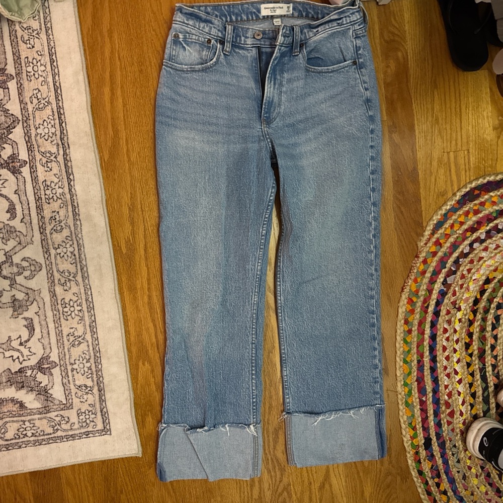 Abercrombie & Fitch Light Blue Cropped Jeans